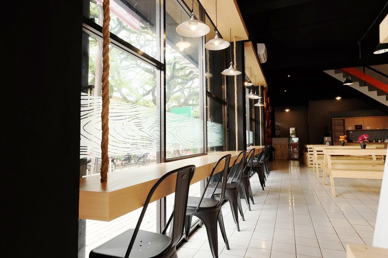 Zen Hostel Alun-Alun Sarinah Malang Kültér fotó