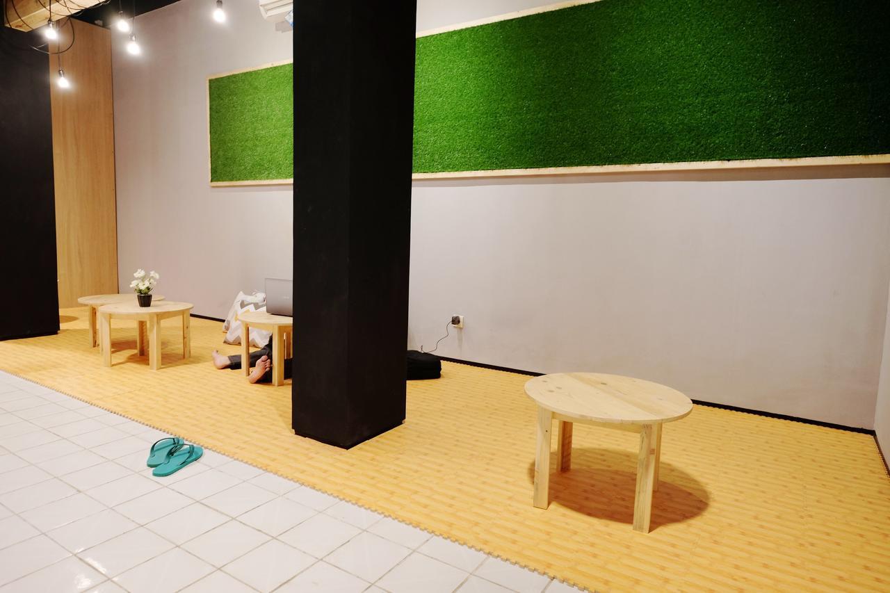 Zen Hostel Alun-Alun Sarinah Malang Kültér fotó