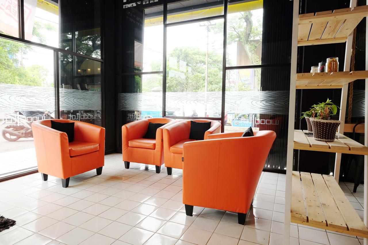 Zen Hostel Alun-Alun Sarinah Malang Kültér fotó