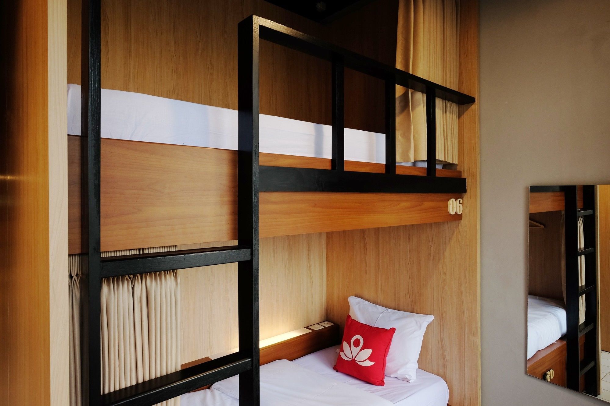 Zen Hostel Alun-Alun Sarinah Malang Kültér fotó