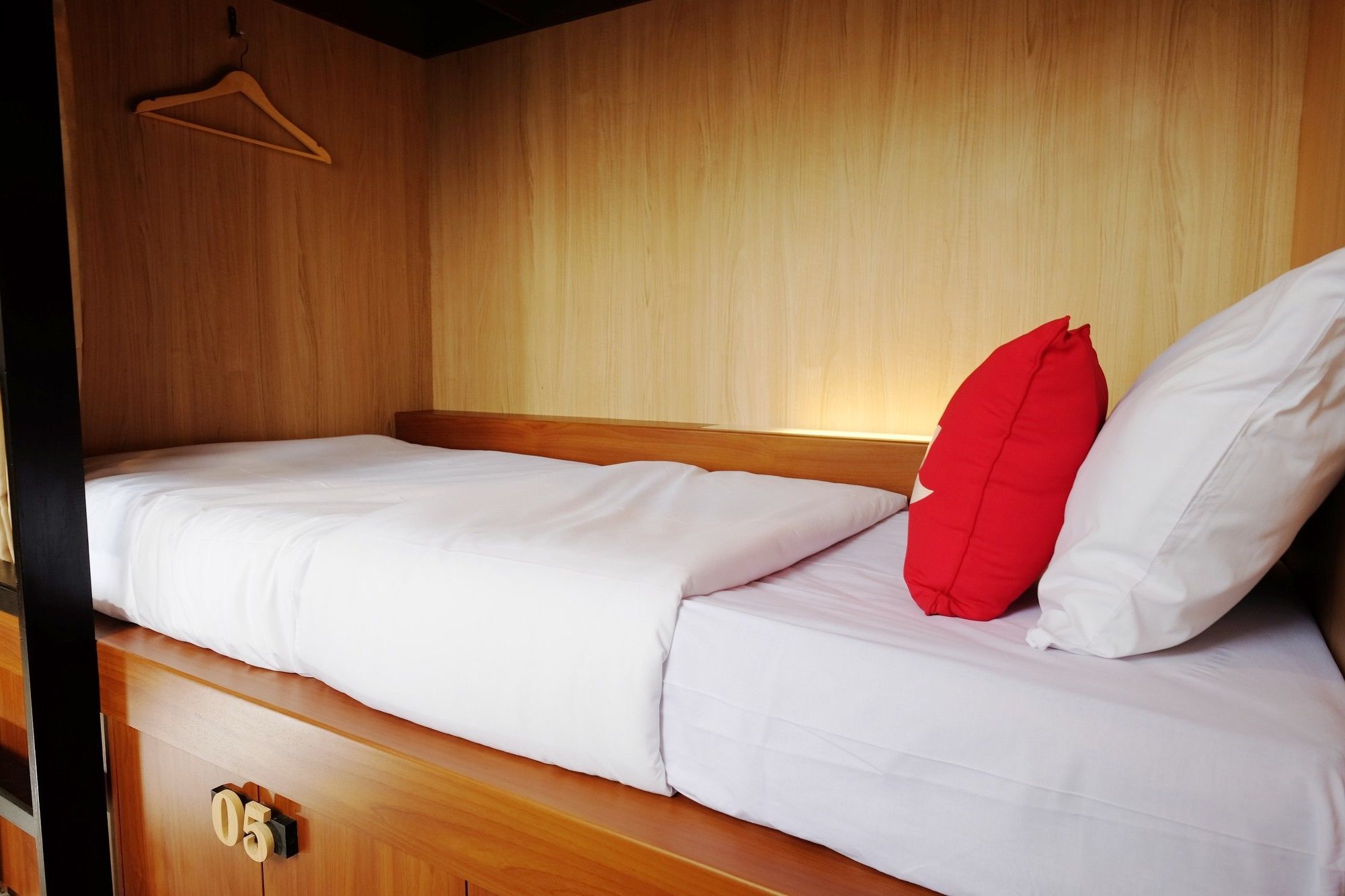 Zen Hostel Alun-Alun Sarinah Malang Kültér fotó